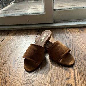 L’interval tan suede slides, size 40